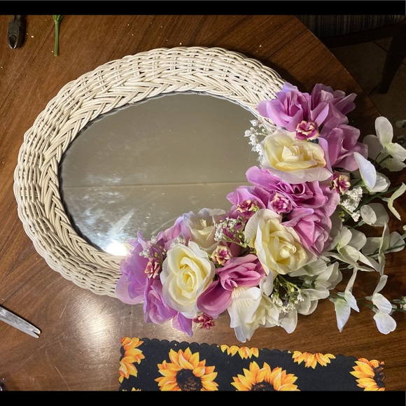 Upcycled floral mirror - Picture 5 of 8